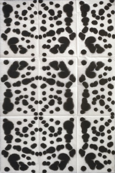 Elisabeth Plank - Symmetrie und Symmetrie #63, 1992, Tusche auf Reispapier, 96 × 63 cm